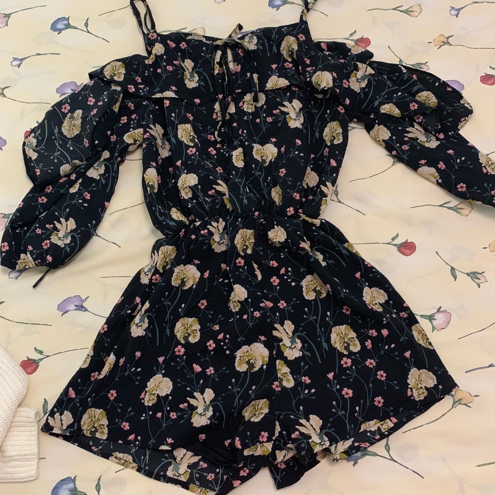 Francesca’s romper size xs worn once